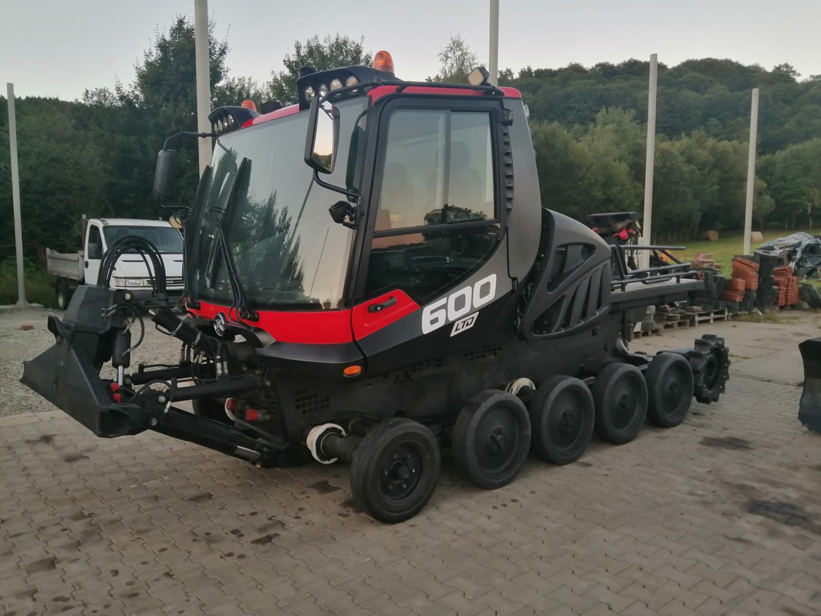 PistenBully_PB600_1